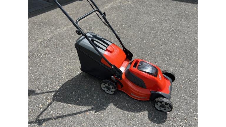 Akku-Rasenmäher Husqvarna LC 141iV