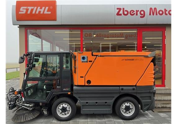 Kehrmaschine Schmidt Swingo 200+