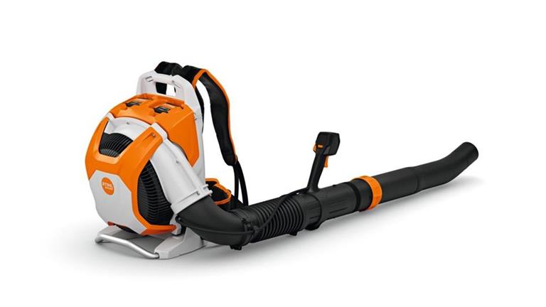 STIHL rückentragbares Blasgerät BRA 600 STIHL rückentragbares Blasgerät BRA 600